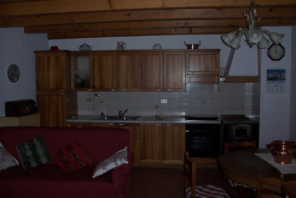Fabbricato Indipendente Centro Lejlighed Lozzo Cadore Værelse billede